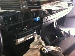 Débranchement des connecteurs du module BMW CCC