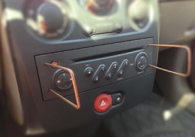 Clés d’extraction pour autoradio Renault Update List